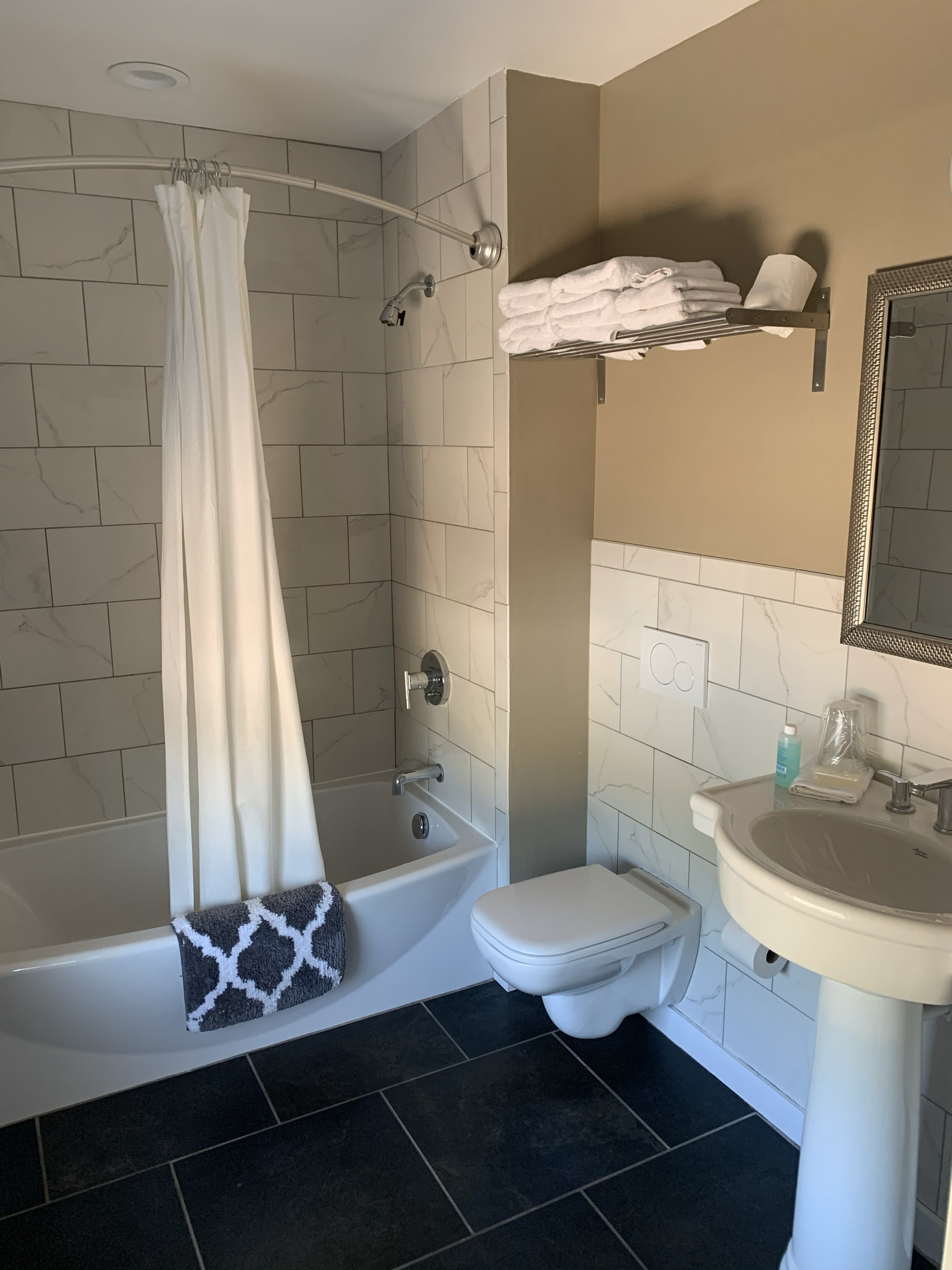 Room 1 &ndash; Bathroom