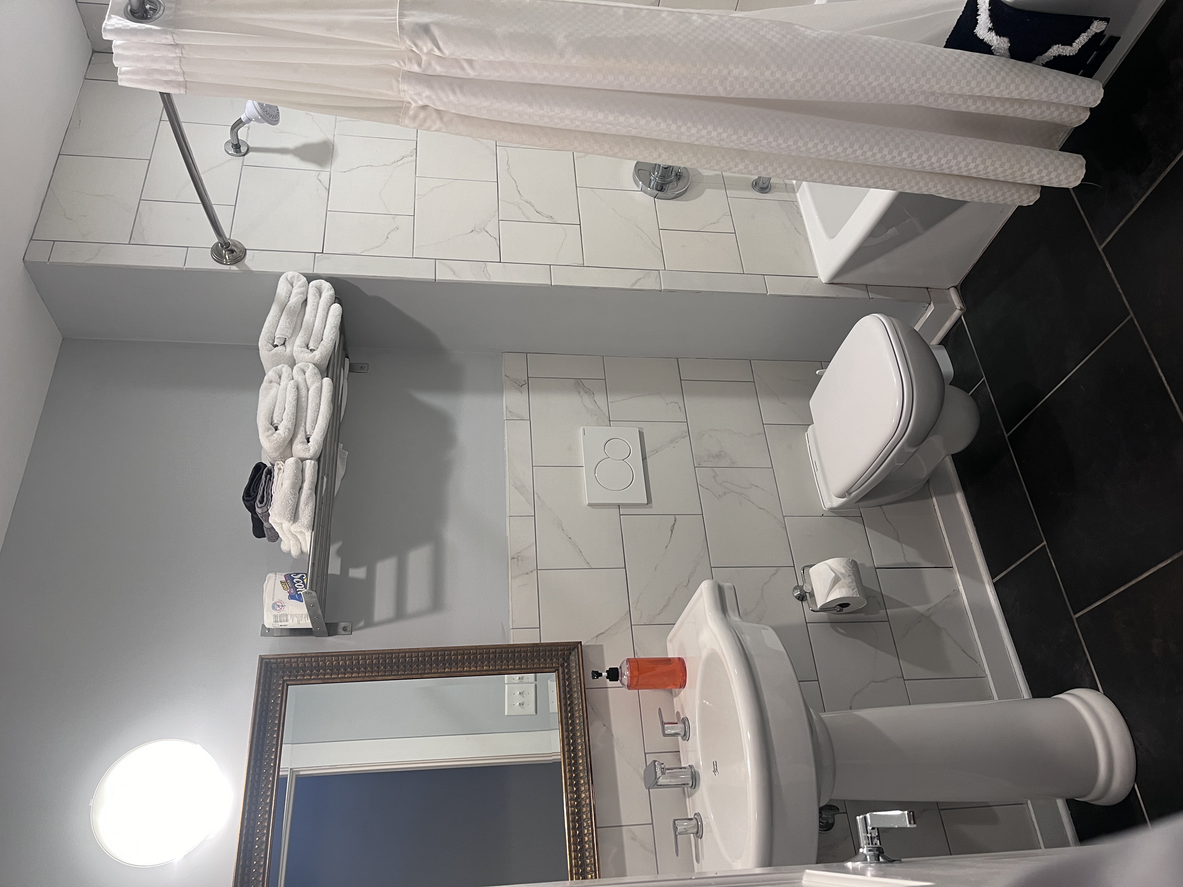 Room 2 &ndash; Bathroom