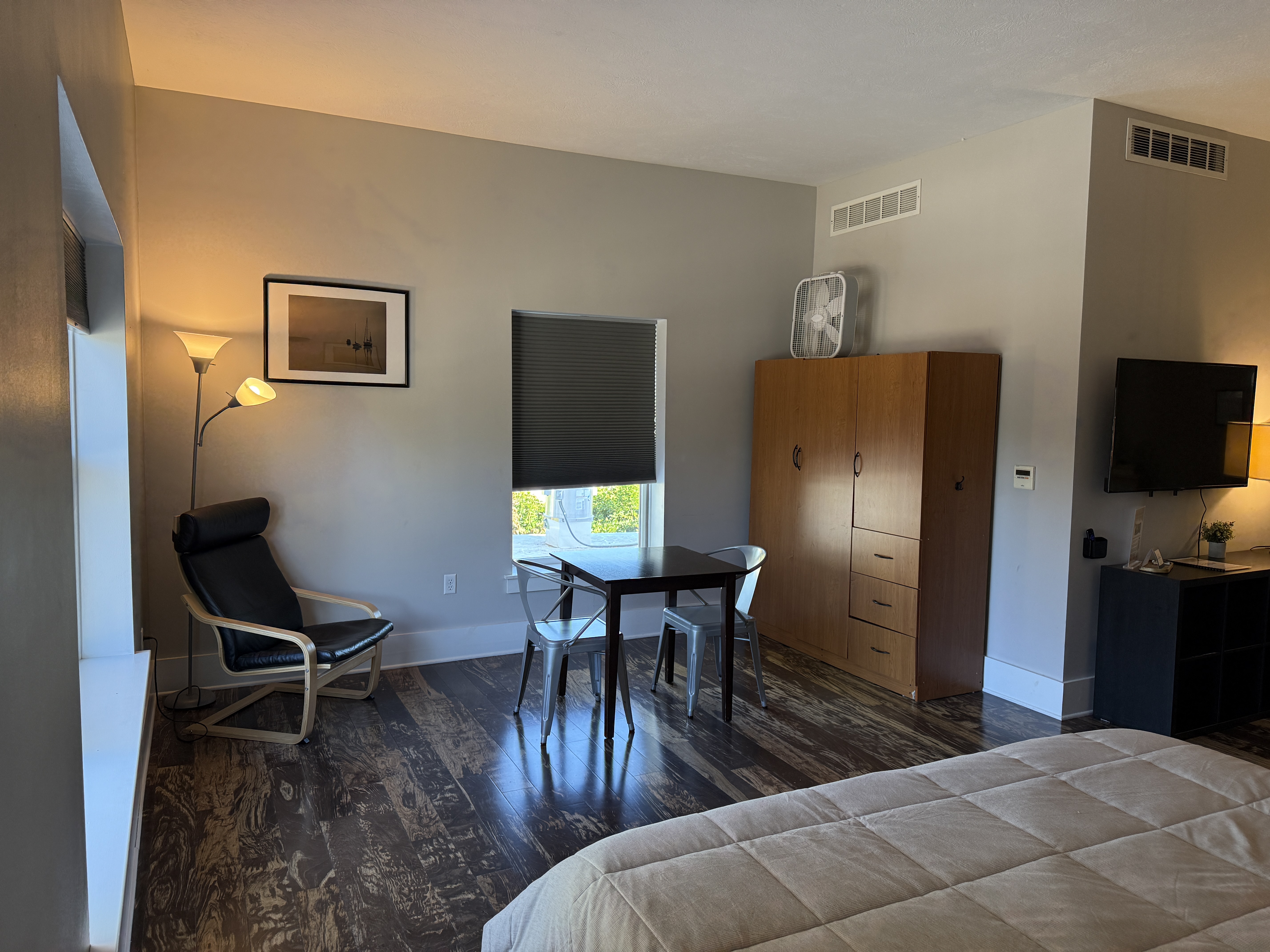 Room 3 &ndash; Table