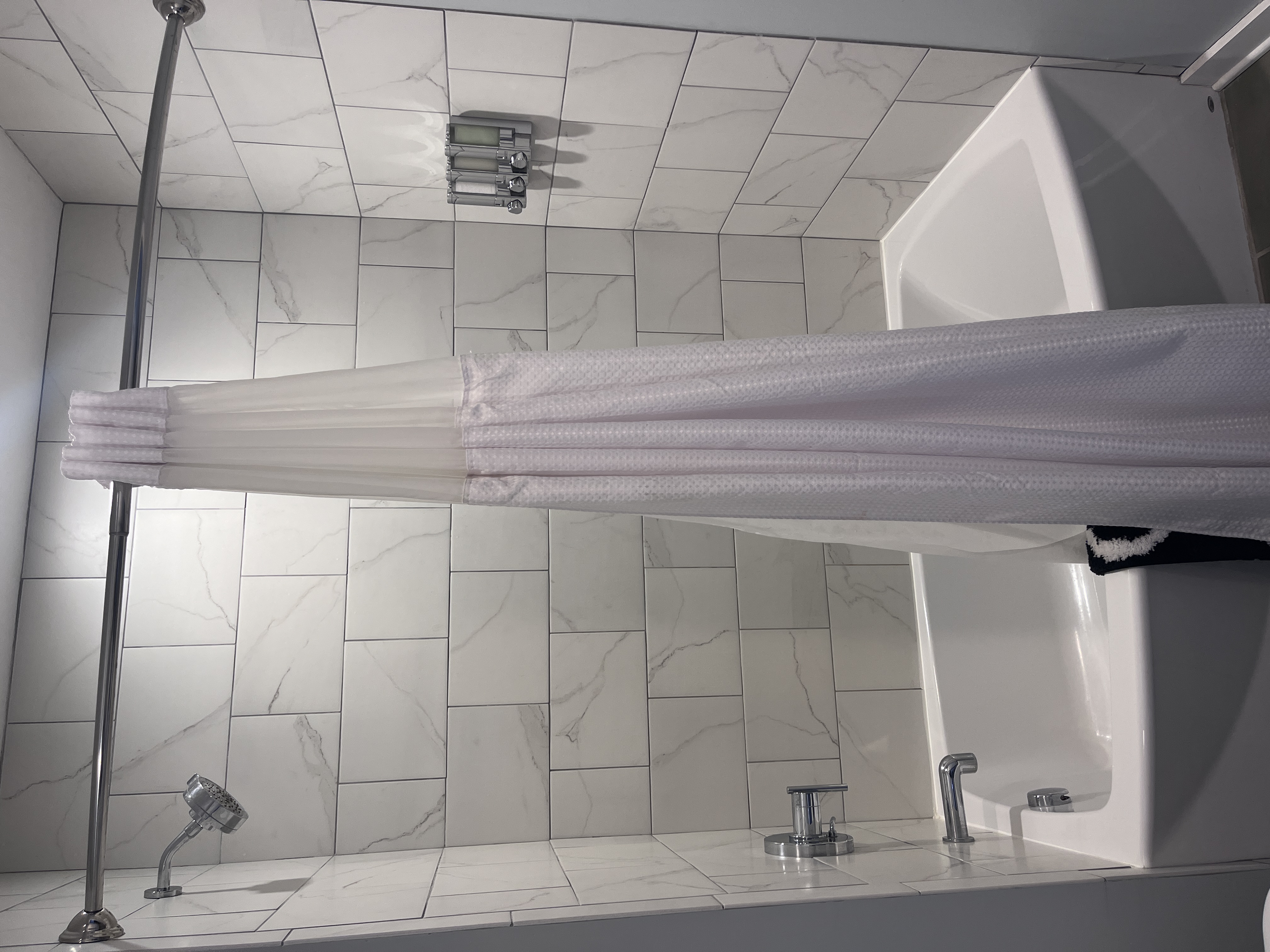 Room 4 &ndash; Shower