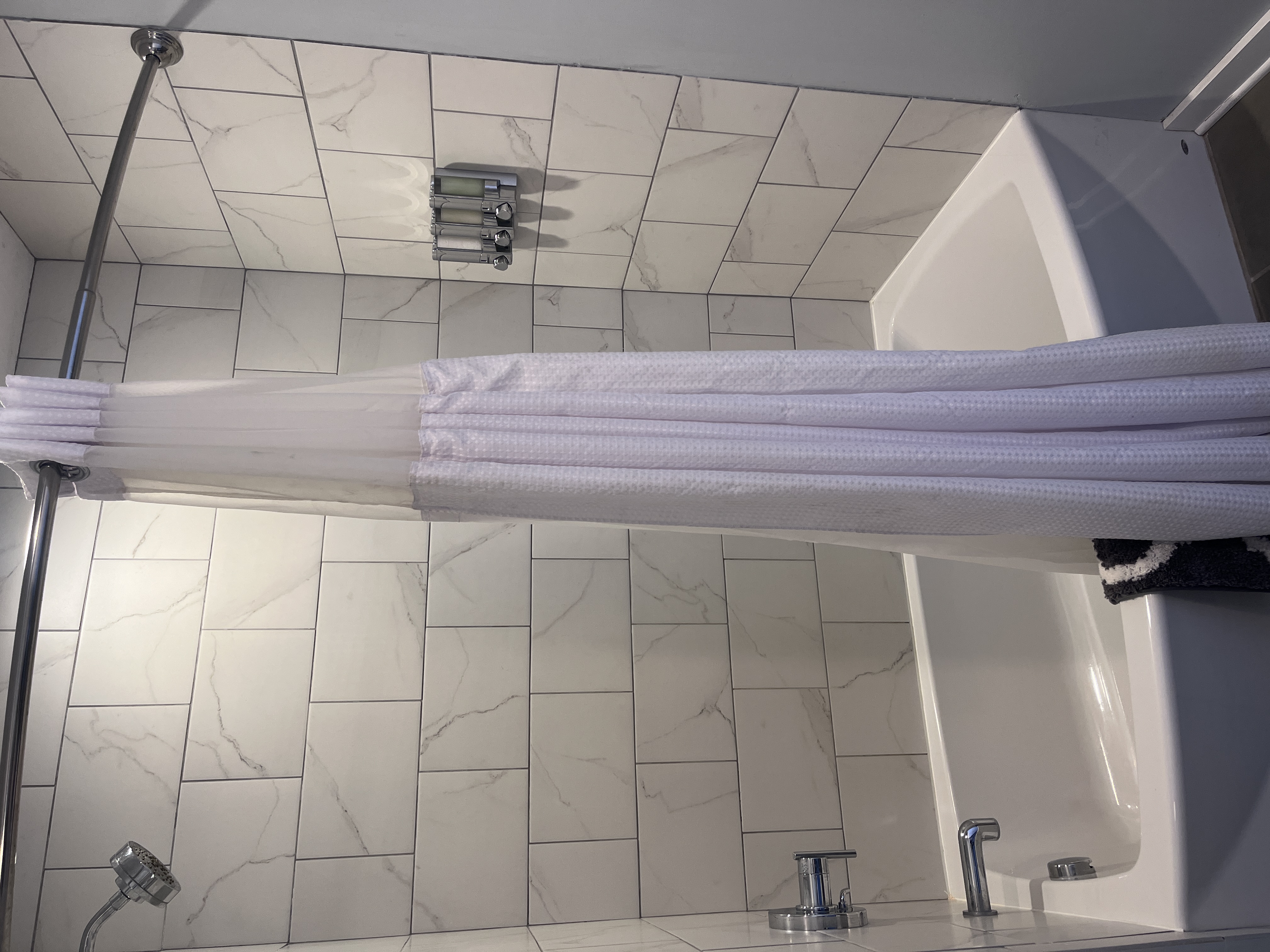 Room 5 &ndash; Photo 3