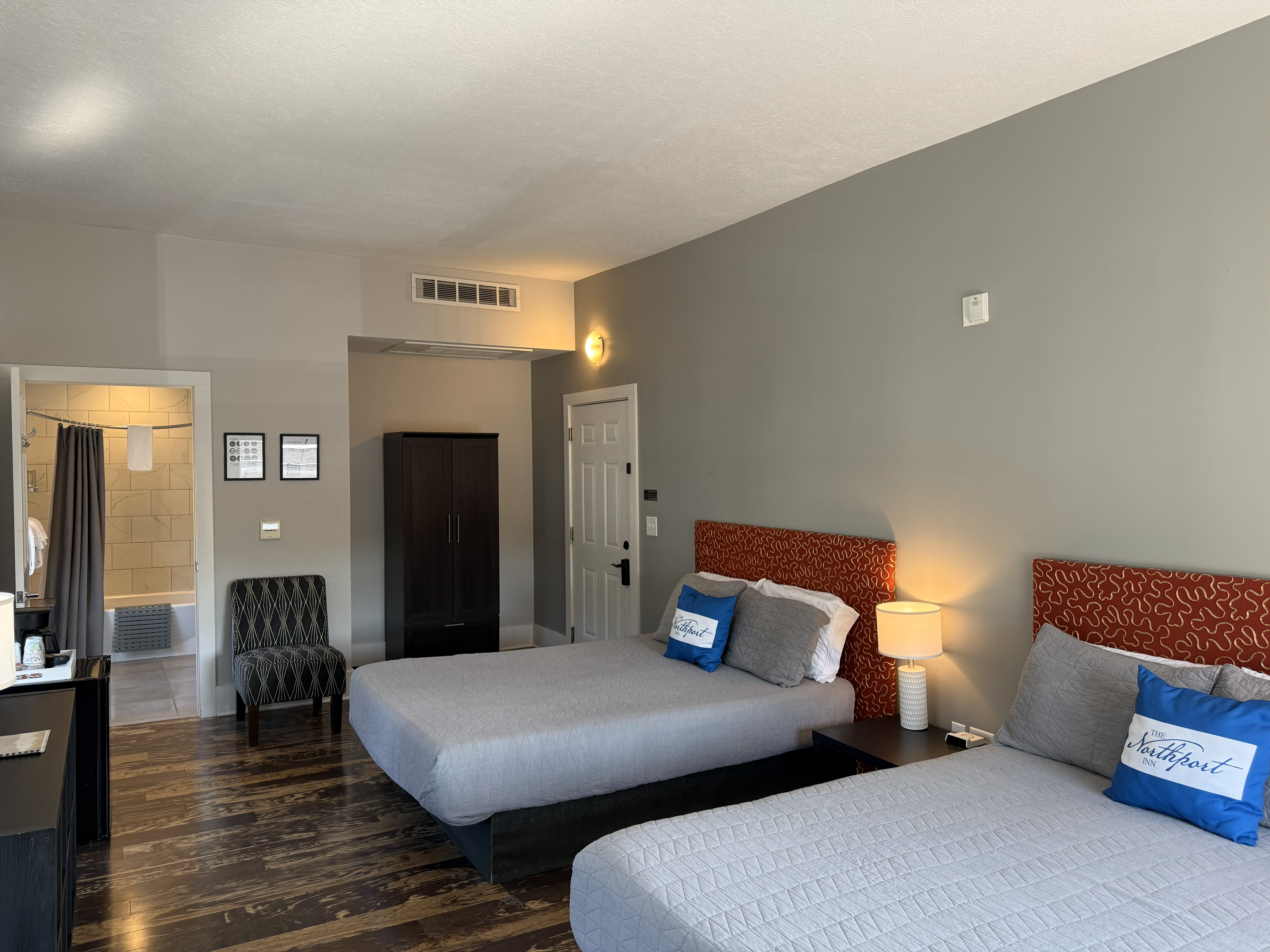 Room 9 &ndash; Photo 2